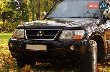 Внедорожник / Кроссовер Mitsubishi Pajero Wagon 2005 в 