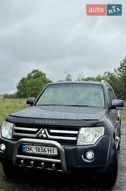 Позашляховик / Кросовер Mitsubishi Pajero Wagon 2008 в Сарнах