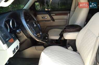 Внедорожник / Кроссовер Mitsubishi Pajero Wagon 2007 в 