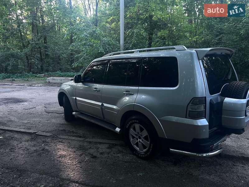 Позашляховик / Кросовер Mitsubishi Pajero Wagon 2007 в Павлограді