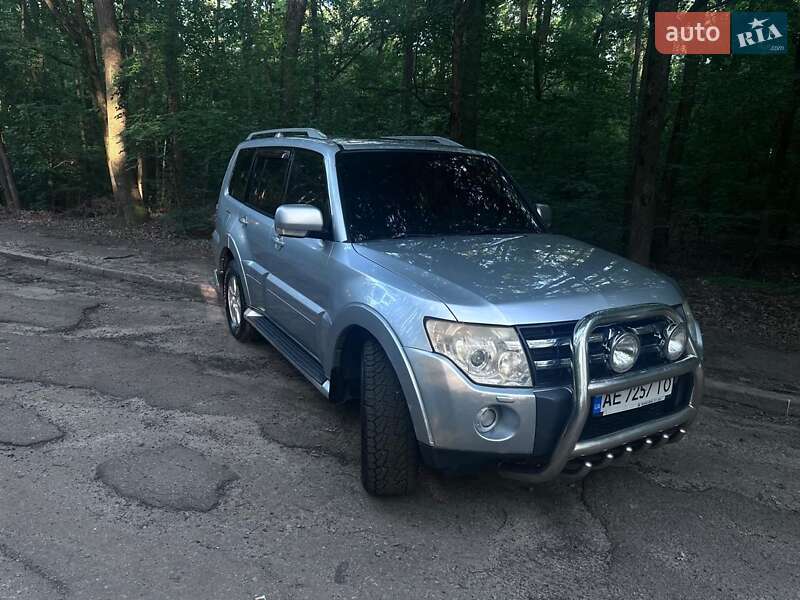 Позашляховик / Кросовер Mitsubishi Pajero Wagon 2007 в Павлограді