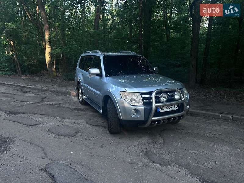 Позашляховик / Кросовер Mitsubishi Pajero Wagon 2007 в Павлограді