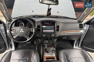 Внедорожник / Кроссовер Mitsubishi Pajero Wagon 2008 в 