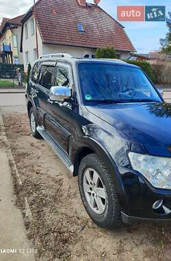 Позашляховик / Кросовер Mitsubishi Pajero Wagon 2007 в Рокитному