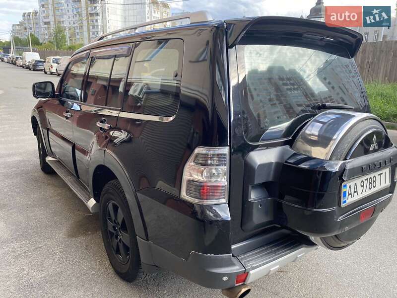 Позашляховик / Кросовер Mitsubishi Pajero Wagon 2008 в Вишневому