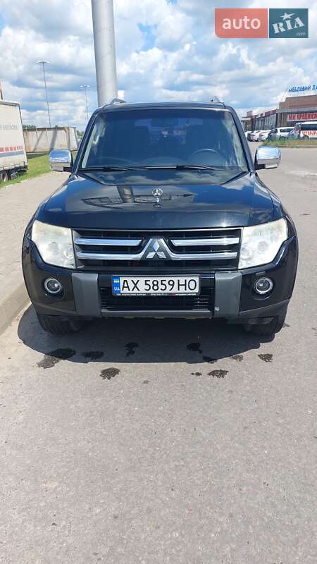 Внедорожник / Кроссовер Mitsubishi Pajero Wagon 2008 в 