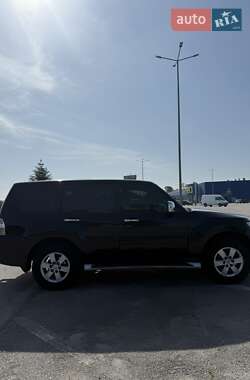 Внедорожник / Кроссовер Mitsubishi Pajero Wagon 2007 в 