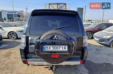 Внедорожник / Кроссовер Mitsubishi Pajero Wagon 2010 в 