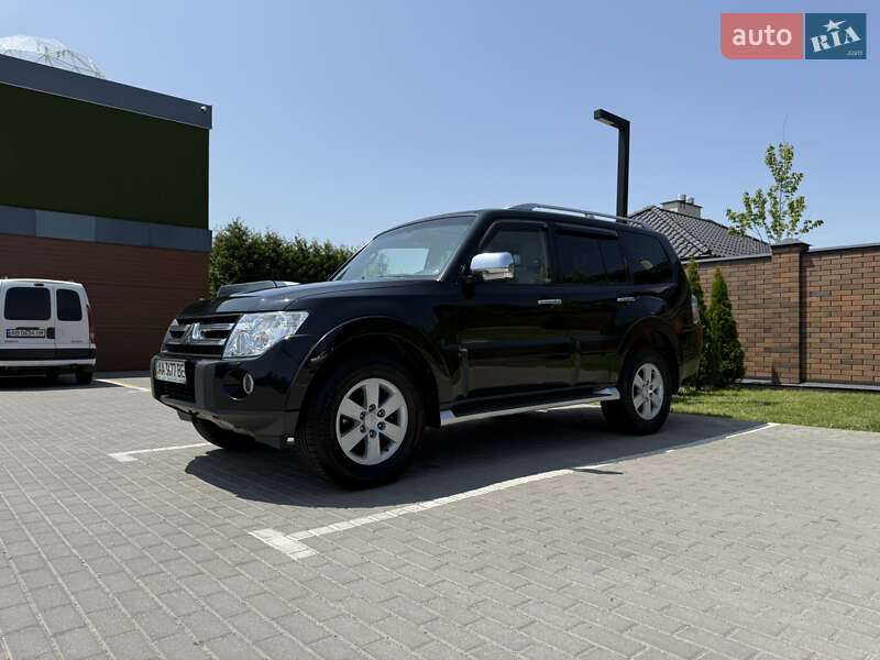 Внедорожник / Кроссовер Mitsubishi Pajero Wagon 2008 в Киеве