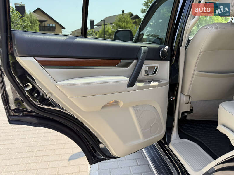 Внедорожник / Кроссовер Mitsubishi Pajero Wagon 2008 в Киеве