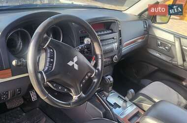 Позашляховик / Кросовер Mitsubishi Pajero Wagon 2010 в 