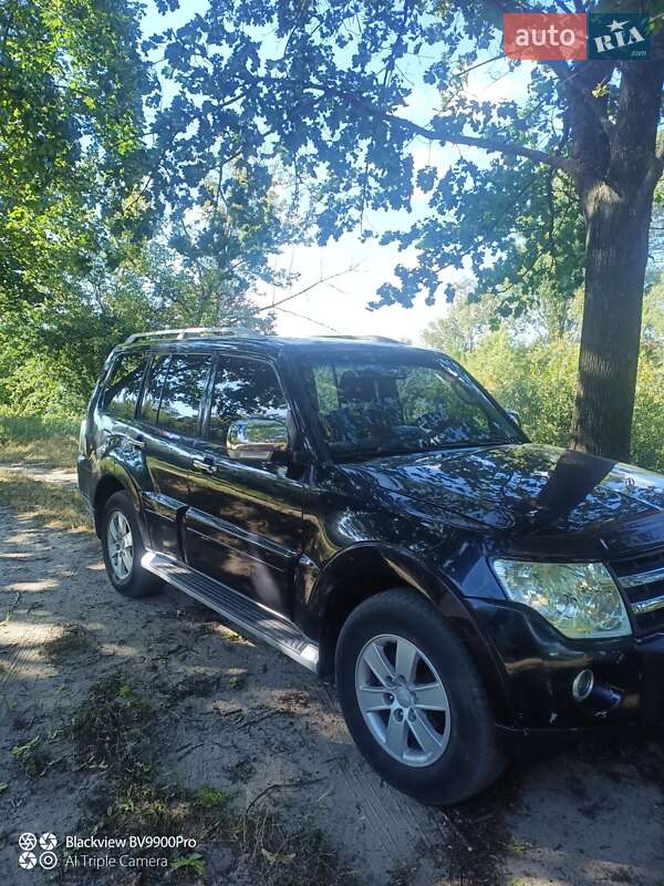 Внедорожник / Кроссовер Mitsubishi Pajero Wagon 2007 в 