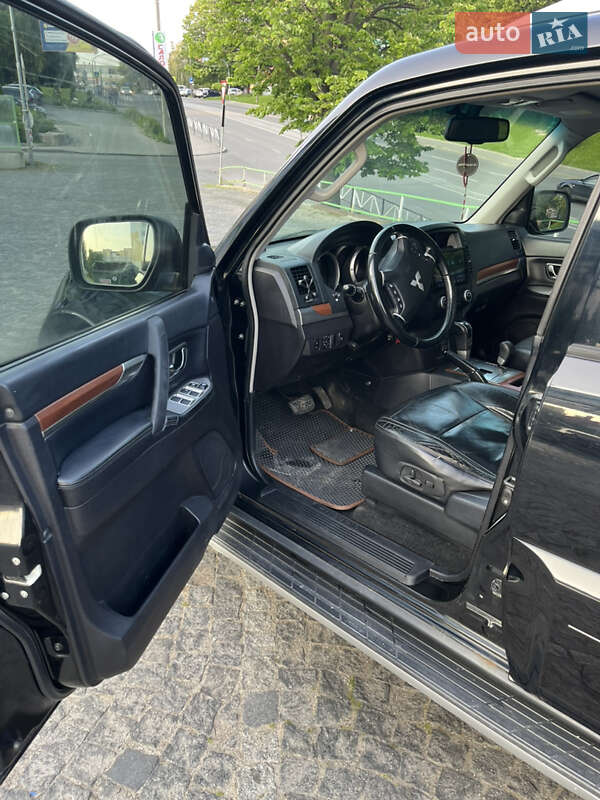 Внедорожник / Кроссовер Mitsubishi Pajero Wagon 2008 в Хмельницком
