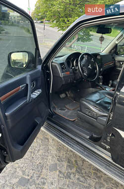 Внедорожник / Кроссовер Mitsubishi Pajero Wagon 2008 в 