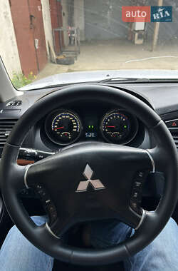Позашляховик / Кросовер Mitsubishi Pajero Wagon 2008 в 