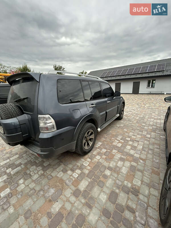 Позашляховик / Кросовер Mitsubishi Pajero Wagon 2008 в Вишневому