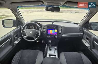 Внедорожник / Кроссовер Mitsubishi Pajero Wagon 2007 в 
