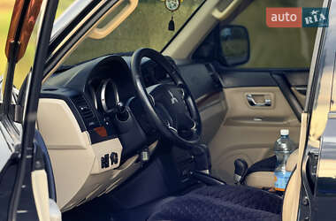 Внедорожник / Кроссовер Mitsubishi Pajero Wagon 2007 в 