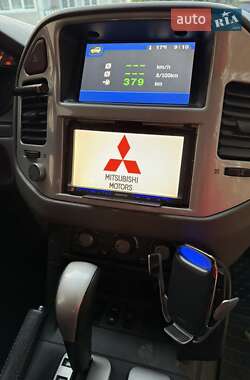 Внедорожник / Кроссовер Mitsubishi Pajero Wagon 2004 в 