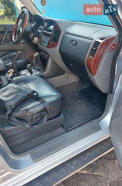 Внедорожник / Кроссовер Mitsubishi Pajero Wagon 2006 в 