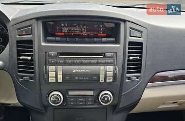 Внедорожник / Кроссовер Mitsubishi Pajero Wagon 2014 в 