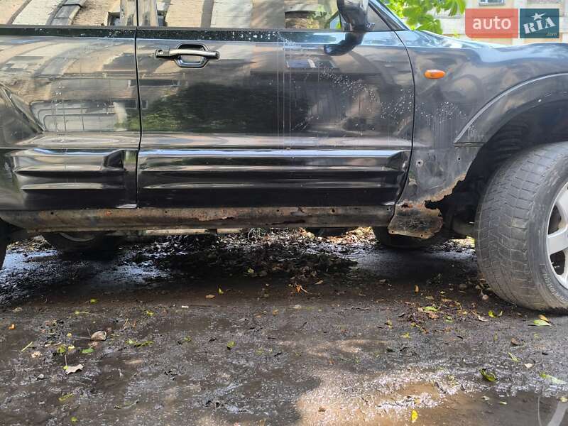 Внедорожник / Кроссовер Mitsubishi Pajero Wagon 2002 в Киеве