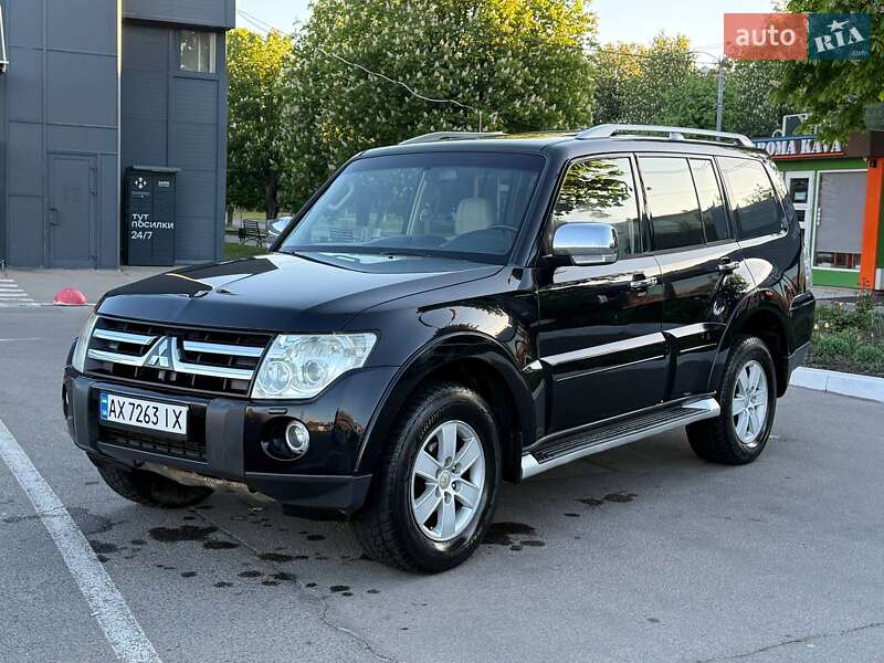 Внедорожник / Кроссовер Mitsubishi Pajero Wagon 2007 в 