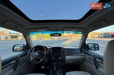 Внедорожник / Кроссовер Mitsubishi Pajero Wagon 2007 в 