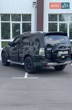 Внедорожник / Кроссовер Mitsubishi Pajero Wagon 2007 в 