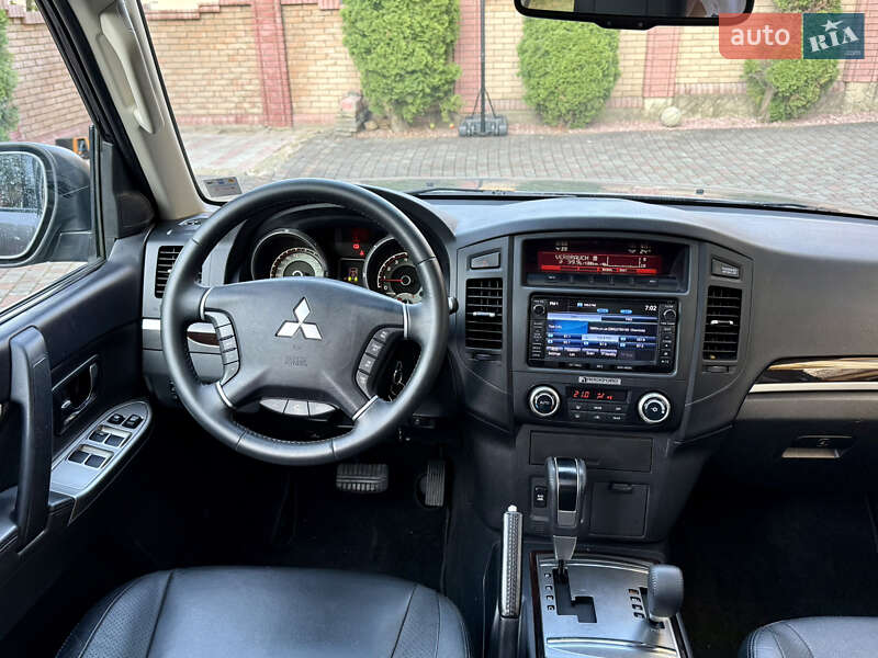 Внедорожник / Кроссовер Mitsubishi Pajero Wagon 2013 в Черновцах