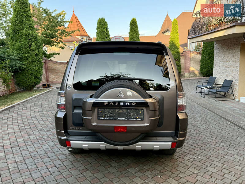 Внедорожник / Кроссовер Mitsubishi Pajero Wagon 2013 в Черновцах