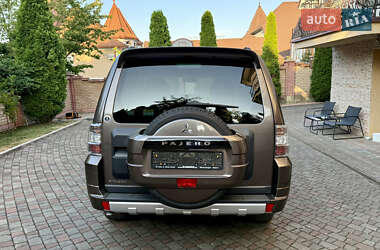 Внедорожник / Кроссовер Mitsubishi Pajero Wagon 2013 в 
