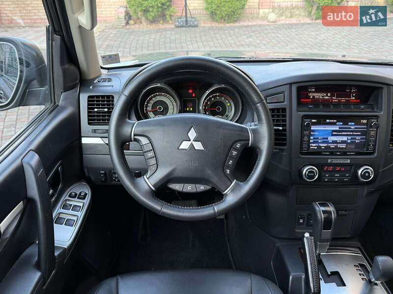 Внедорожник / Кроссовер Mitsubishi Pajero Wagon 2013 в Черновцах