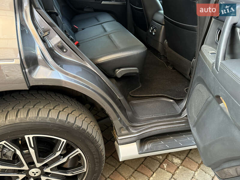 Внедорожник / Кроссовер Mitsubishi Pajero Wagon 2013 в Черновцах