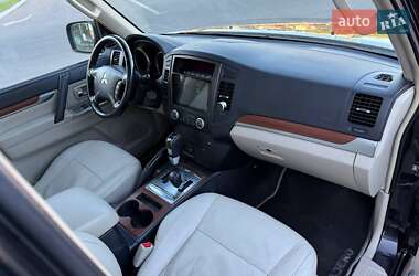 Внедорожник / Кроссовер Mitsubishi Pajero Wagon 2007 в 