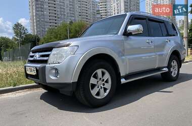 Внедорожник / Кроссовер Mitsubishi Pajero Wagon 2008 в 