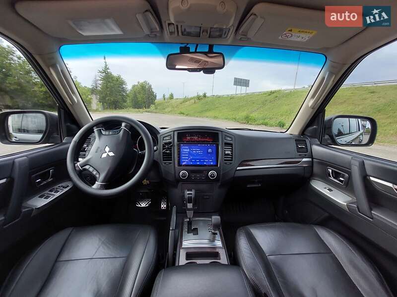 Внедорожник / Кроссовер Mitsubishi Pajero Wagon 2013 в Благовещенском