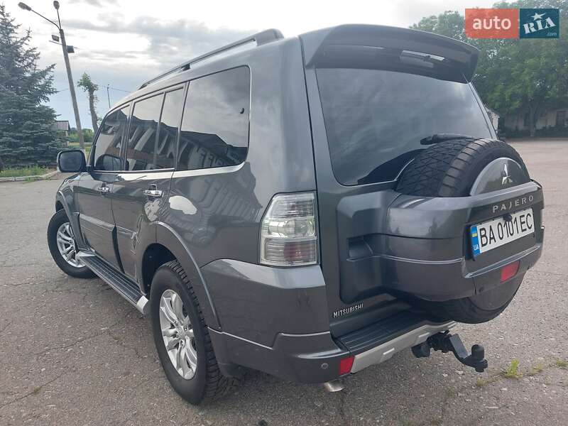 Внедорожник / Кроссовер Mitsubishi Pajero Wagon 2013 в Благовещенском