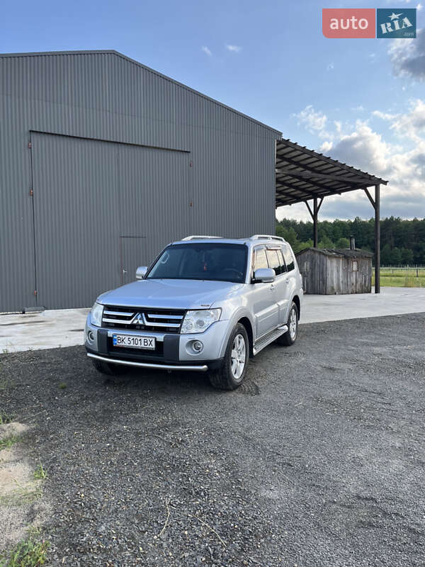 Mitsubishi Pajero Wagon 2008