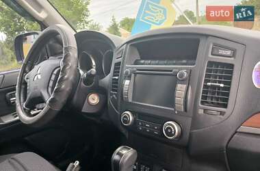 Внедорожник / Кроссовер Mitsubishi Pajero Wagon 2011 в 