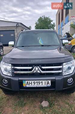 Внедорожник / Кроссовер Mitsubishi Pajero Wagon 2011 в 