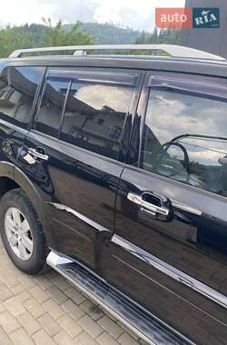 Внедорожник / Кроссовер Mitsubishi Pajero Wagon 2007 в 