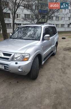Внедорожник / Кроссовер Mitsubishi Pajero Wagon 2007 в 
