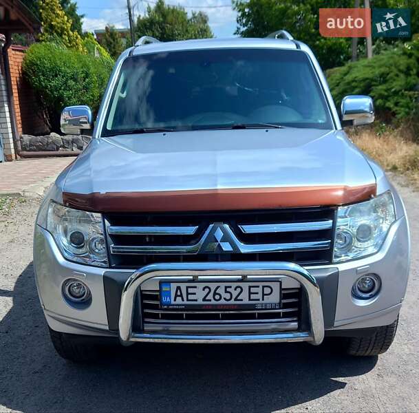 Mitsubishi Pajero Wagon 2011