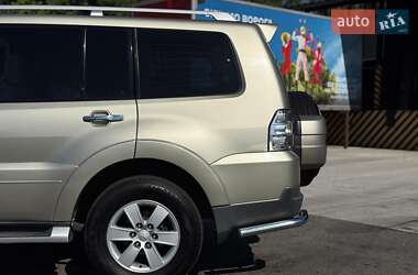 Внедорожник / Кроссовер Mitsubishi Pajero Wagon 2008 в 