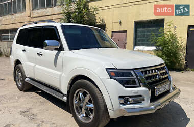 Позашляховик / Кросовер Mitsubishi Pajero Wagon 2013 в Львові