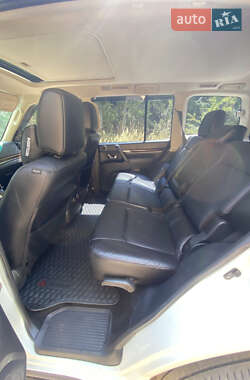 Внедорожник / Кроссовер Mitsubishi Pajero Wagon 2013 в 
