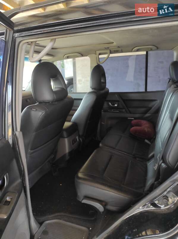 Внедорожник / Кроссовер Mitsubishi Pajero Wagon 2005 в Киеве