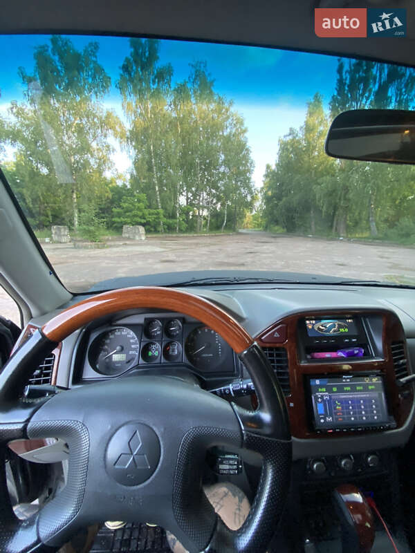 Позашляховик / Кросовер Mitsubishi Pajero Wagon 2004 в Ямпілю