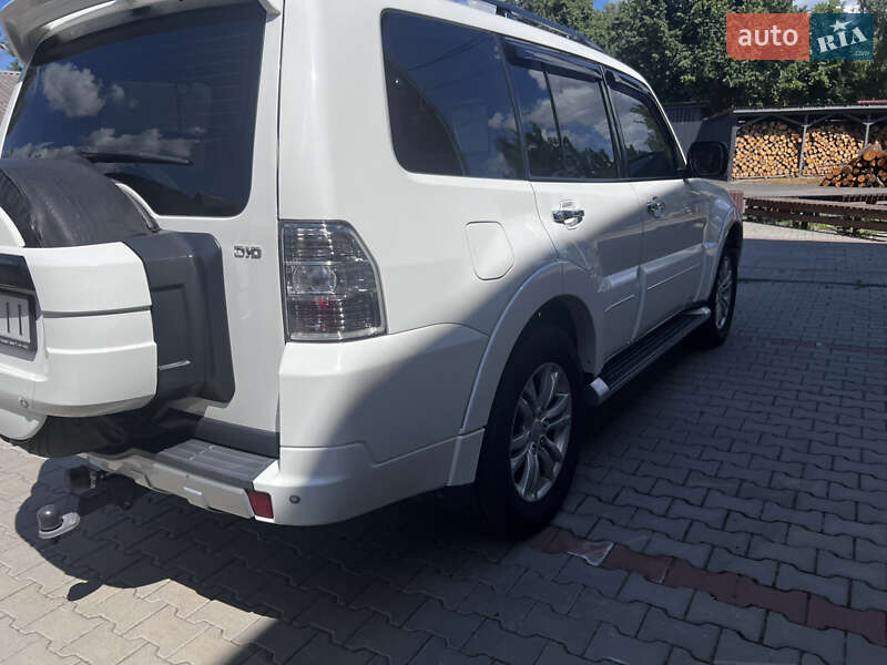 Внедорожник / Кроссовер Mitsubishi Pajero Wagon 2012 в Малине